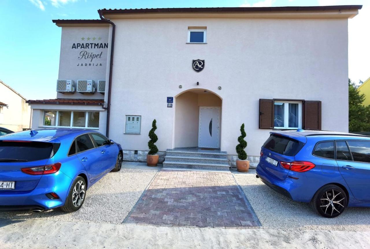 Apartmani Rispet شيبينيك المظهر الخارجي الصورة